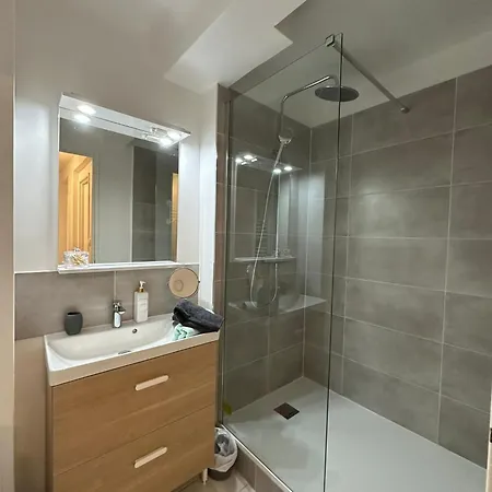 アパート 4 Beds Close Paris Center ヴァンヴ