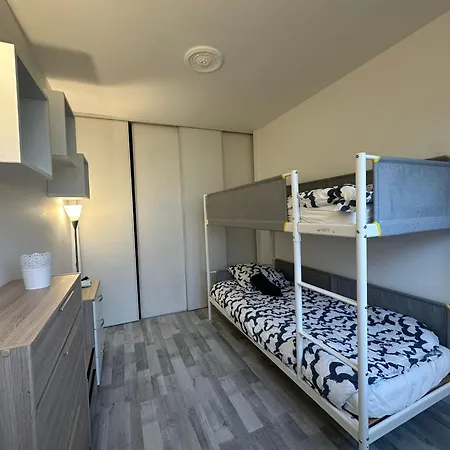 アパート 4 Beds Close Paris Center ヴァンヴ